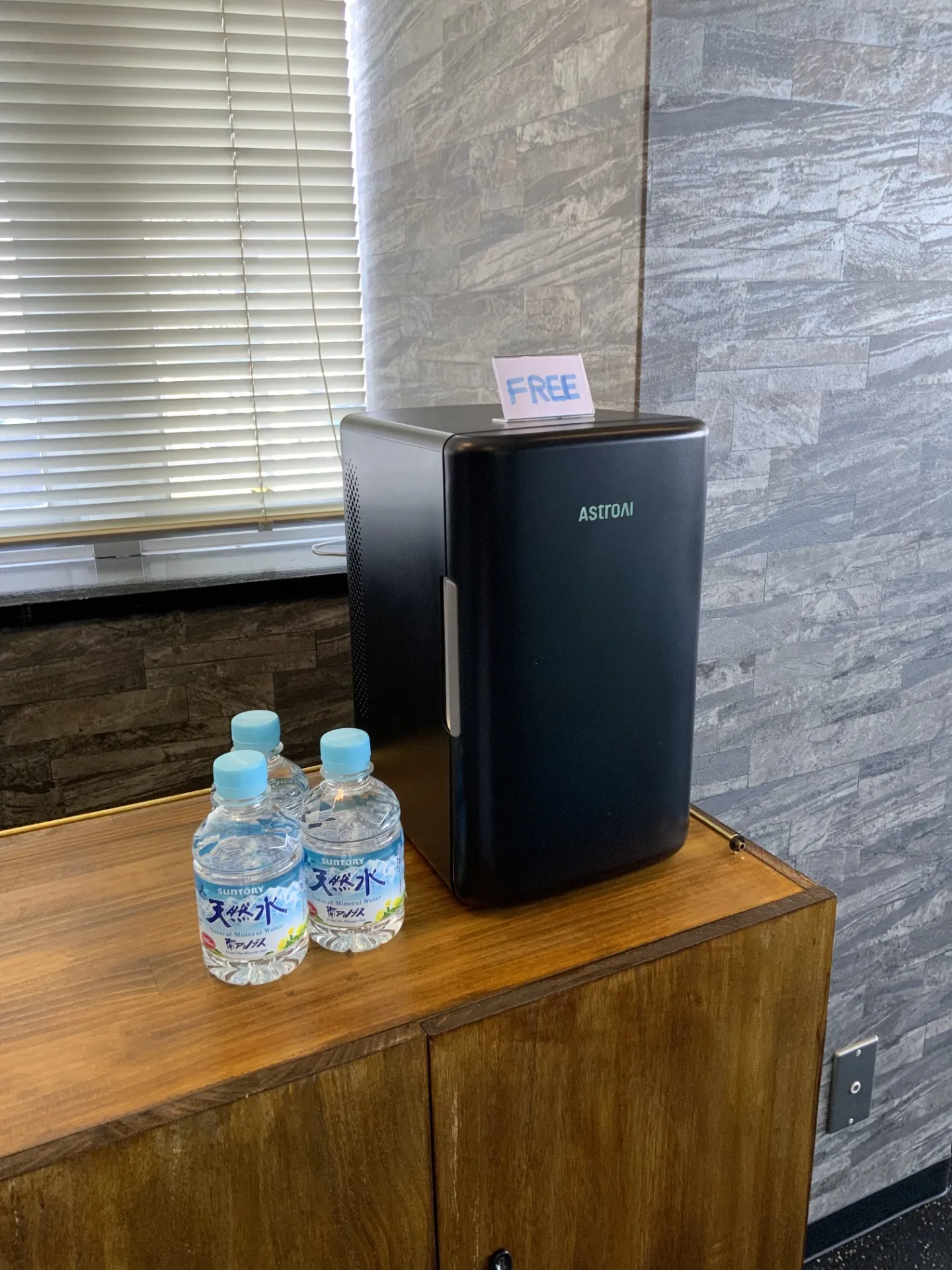 ペットボトル水ミニサイズ😊FREE🩵